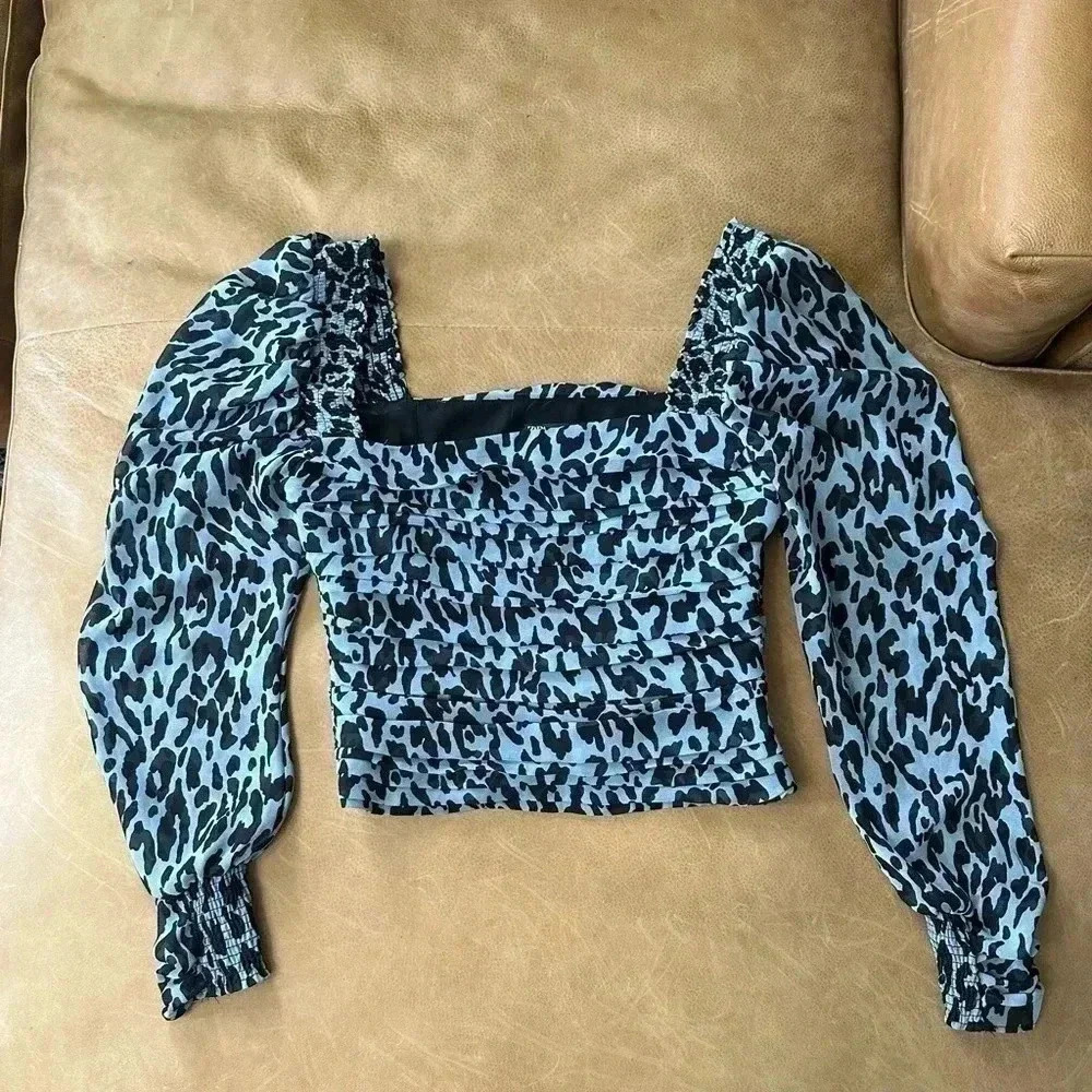 ZARA Women's Blue Animal Print Balloon Long Sleeve Pleated Crop Blouse Top Sz S - Picture 2 of 11